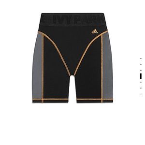Ivy Park x Adidas Cycling Shorts small in Hand